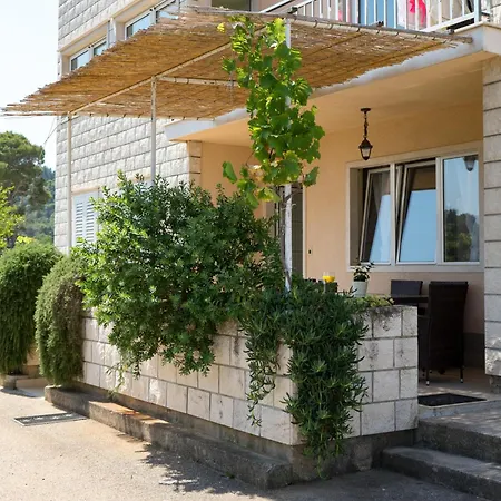 By The Sea - 23528 Apartman