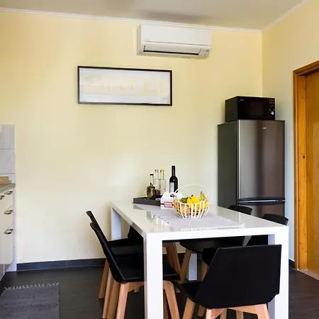 Apartman By The Sea - 23528 *